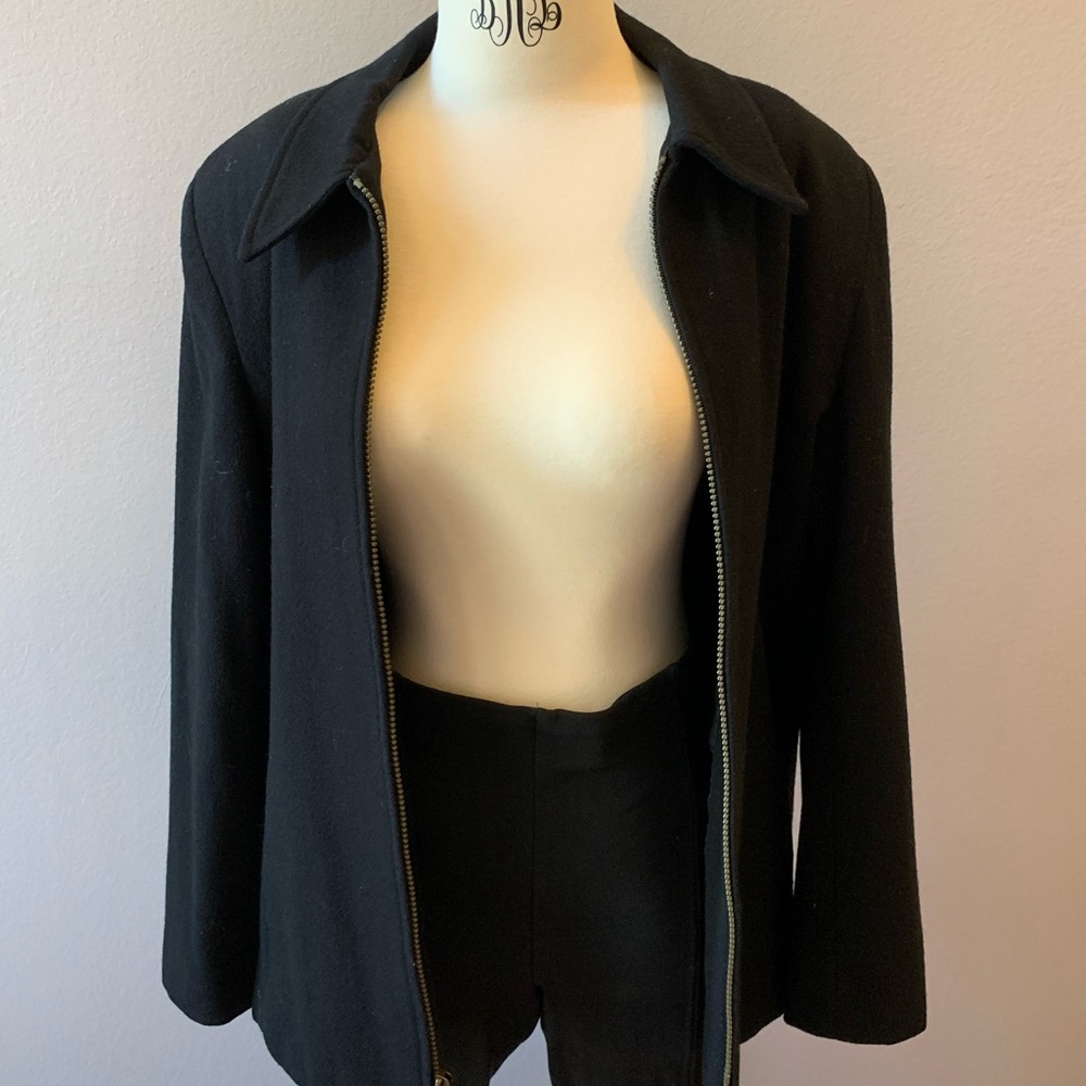 Beautiful Black‎ Wool Coat with front zipper.